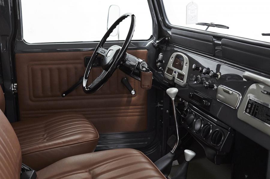 Интерьер Toyota Land Cruiser Todd Snyder Edition (FJ43, 52930) 2020 года  (фото 11 из 58)